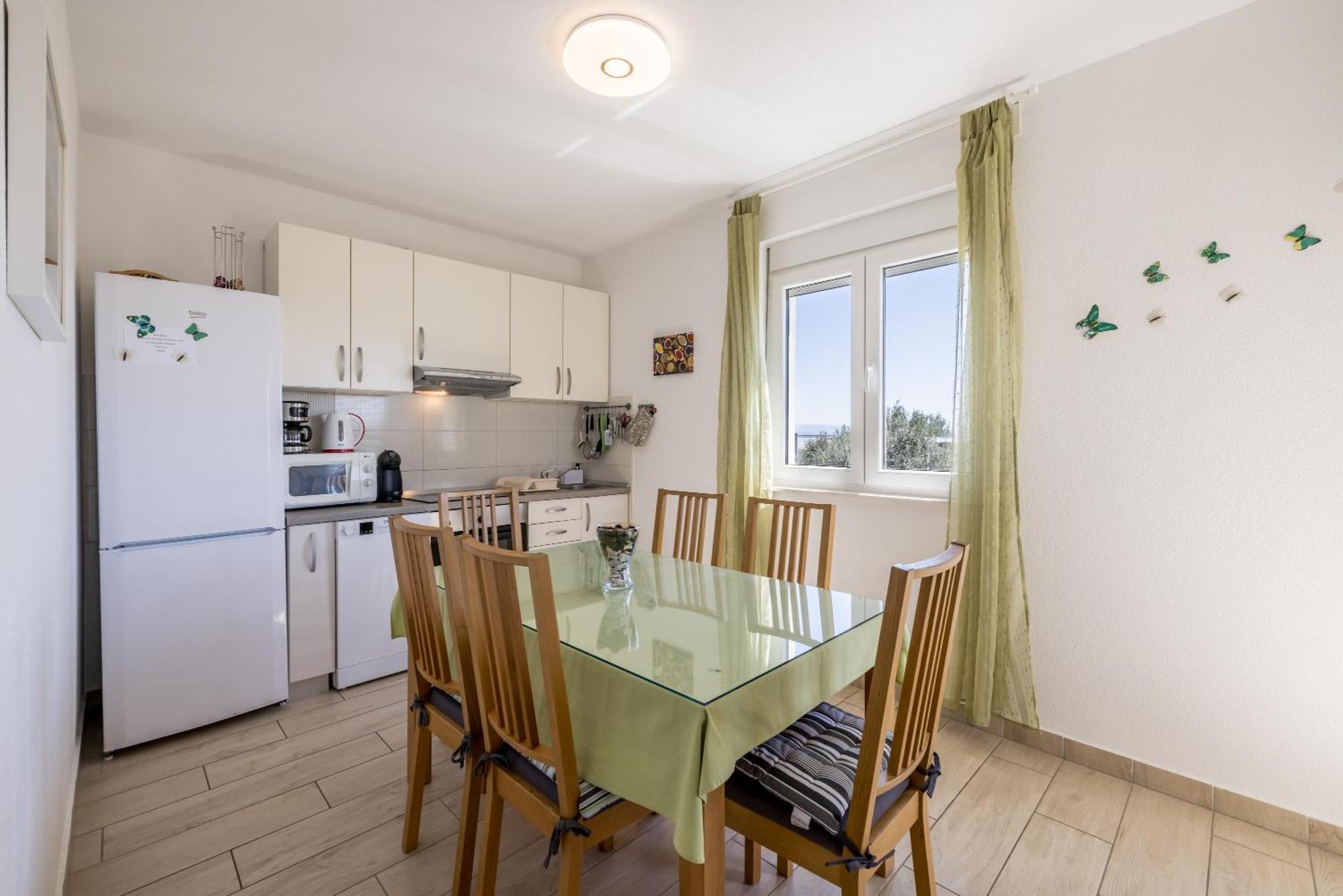 Apart Sa Terasom 250M Od Plaze,Parking,Wi Fi,Rostilj Трогир Екстериор снимка