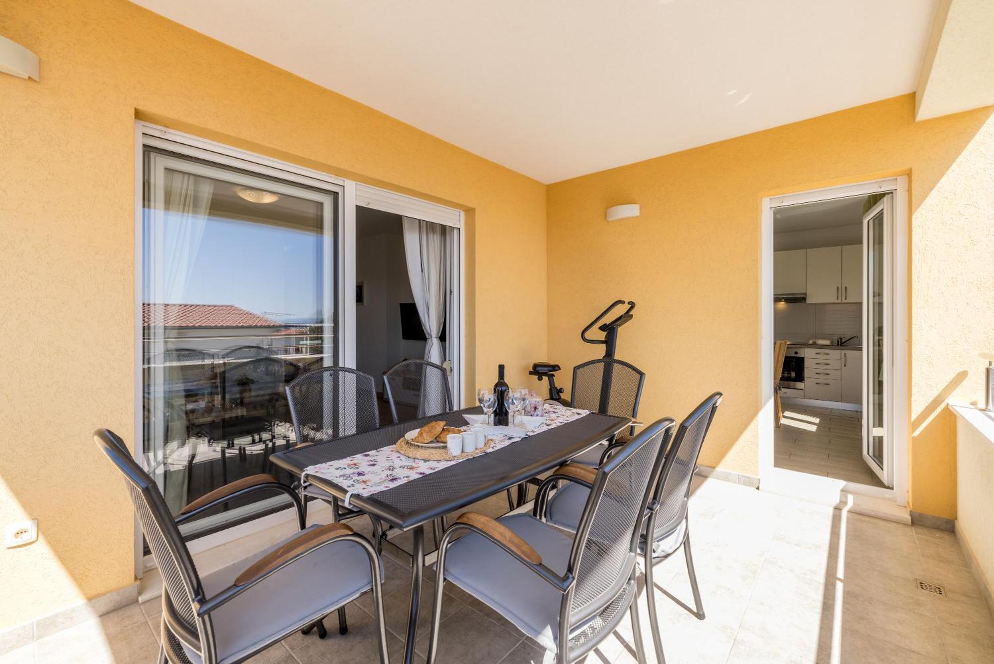 Apart Sa Terasom 250M Od Plaze,Parking,Wi Fi,Rostilj Трогир Екстериор снимка